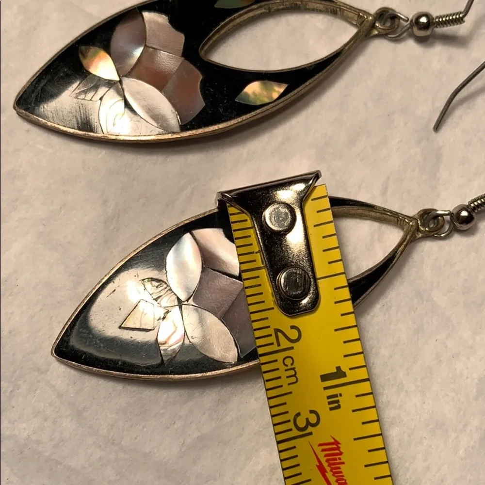 Inlay mother of pearl lotus/rose silver earrings - Picture 4 of 7